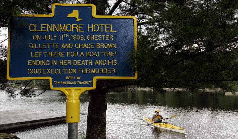 Illustration for article titled 5 Gruesome Real-Life Murders That Inspired Spooky Ghost Stories
